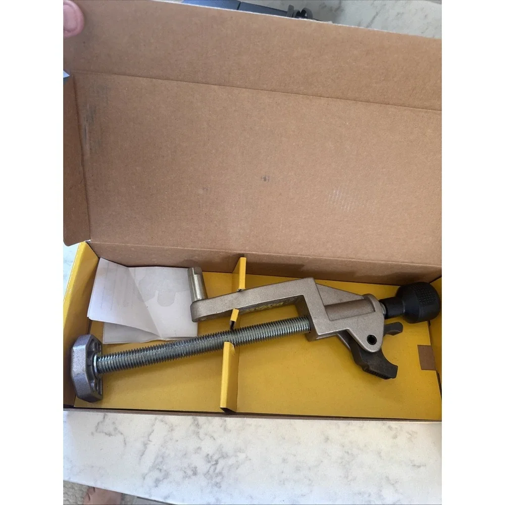 DeWALT DW7052 Material Clamp ~ Clamps the Work Piece Against the Fence